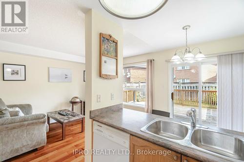 7 Blairwood Court, Brampton (Vales Of Castlemore), ON - Indoor Photo Showing Kitchen With Double Sink