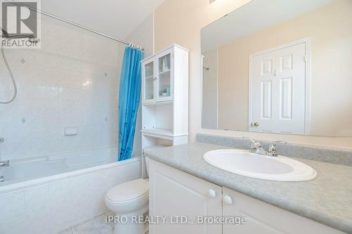 7 Blairwood Court, Brampton (Vales Of Castlemore), ON - Indoor Photo Showing Bathroom