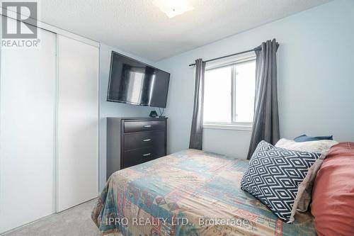 7 Blairwood Court, Brampton (Vales Of Castlemore), ON - Indoor Photo Showing Bedroom