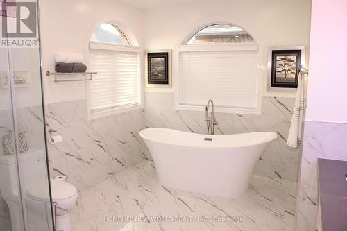 4617 Simmons Road W, Burlington (Alton), ON - Indoor Photo Showing Bathroom