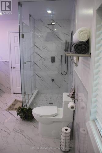 4617 Simmons Road W, Burlington (Alton), ON - Indoor Photo Showing Bathroom