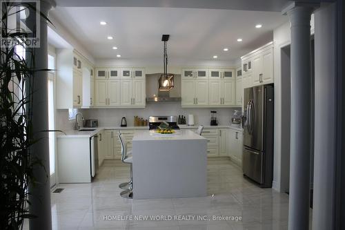 4617 Simmons Road W, Burlington (Alton), ON - Indoor Photo Showing Kitchen