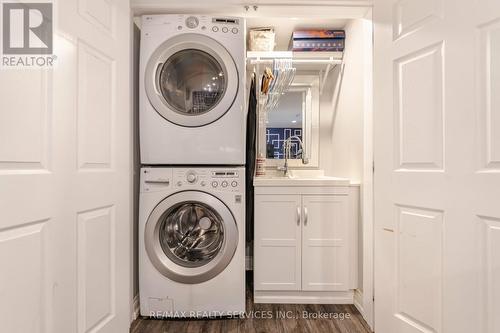 11 Courtleigh Square, Brampton (Heart Lake East), ON - Indoor Photo Showing Laundry Room