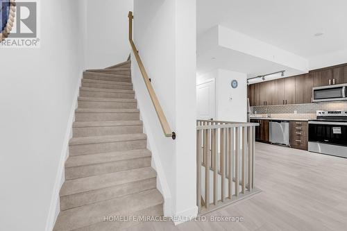 7 - 4025 Hickory Drive, Mississauga (Rathwood), ON - Indoor Photo Showing Kitchen