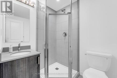 7 - 4025 Hickory Drive, Mississauga, ON - Indoor Photo Showing Bathroom