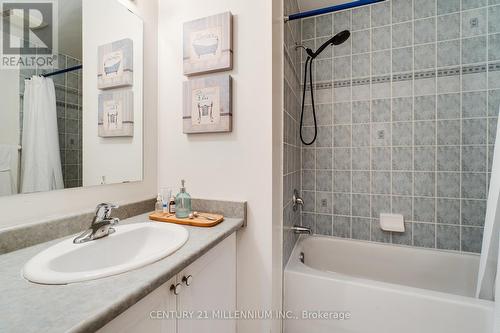 2287 Saddlecreek Crescent, Oakville (West Oak Trails), ON - Indoor Photo Showing Bathroom