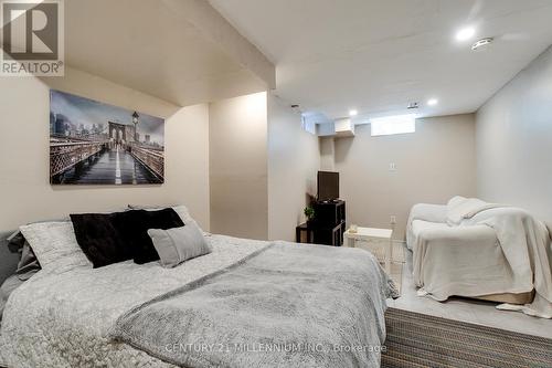 2287 Saddlecreek Crescent, Oakville (West Oak Trails), ON - Indoor Photo Showing Bedroom