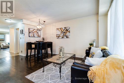 2287 Saddlecreek Crescent, Oakville (West Oak Trails), ON - Indoor Photo Showing Living Room