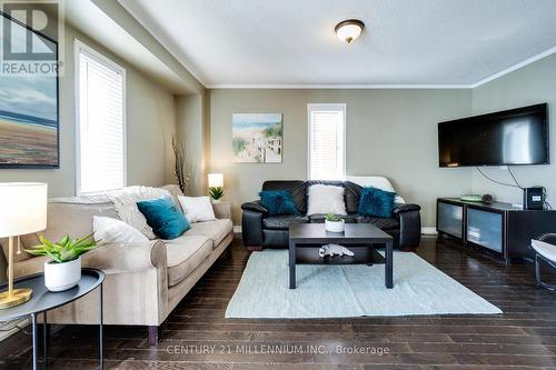 2287 Saddlecreek Crescent, Oakville (West Oak Trails), ON - Indoor Photo Showing Living Room