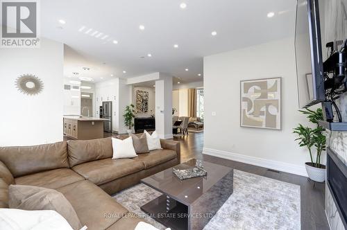 1164 Bridge Road, Oakville, ON - Indoor Photo Showing Living Room