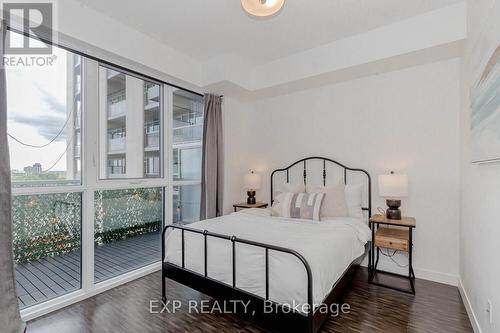 709 - 2093 Fairview Street, Burlington (Freeman), ON - Indoor Photo Showing Bedroom