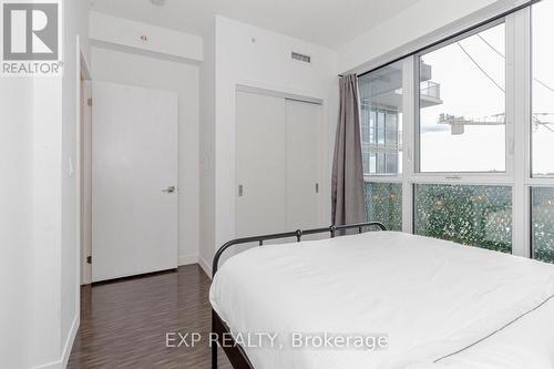 709 - 2093 Fairview Street, Burlington (Freeman), ON - Indoor Photo Showing Bedroom