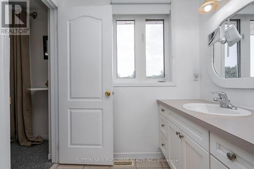 103 John Street, Halton Hills, ON - Indoor Photo Showing Bathroom