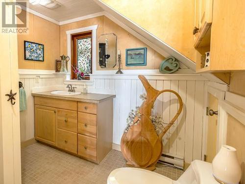 3265 Atrevida Road, Powell River, BC - Indoor Photo Showing Bathroom