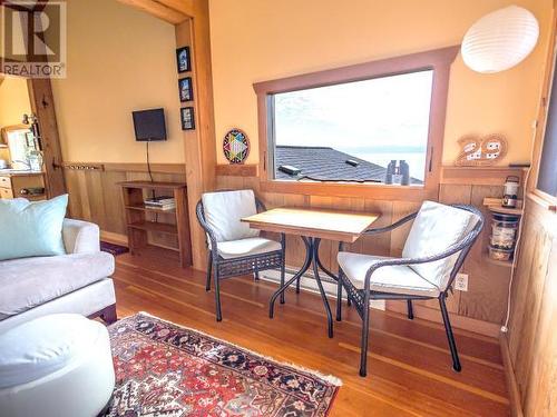 3265 Atrevida Road, Powell River, BC - Indoor Photo Showing Living Room