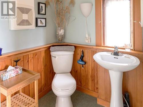 3265 Atrevida Road, Powell River, BC - Indoor Photo Showing Bathroom