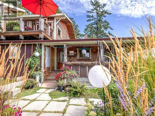 3265 Atrevida Road, Powell River, BC - Outdoor With Deck Patio Veranda With Facade