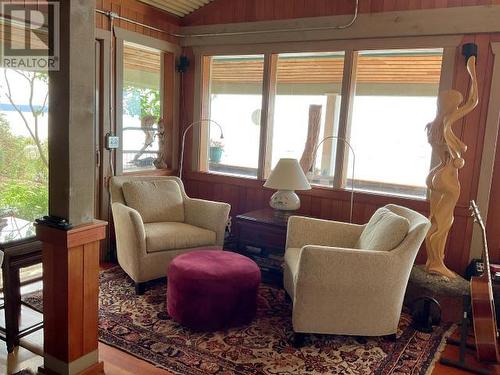 3265 Atrevida Road, Powell River, BC - Indoor Photo Showing Living Room