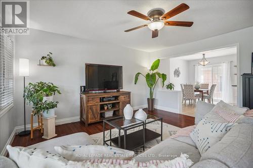 2 - 2360 Parkhaven Boulevard, Oakville, ON - Indoor Photo Showing Living Room