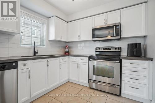 2 - 2360 Parkhaven Boulevard, Oakville, ON - Indoor Photo Showing Kitchen With Stainless Steel Kitchen