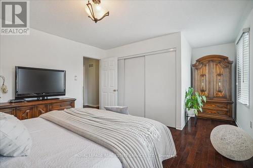 2 - 2360 Parkhaven Boulevard, Oakville, ON - Indoor Photo Showing Bedroom