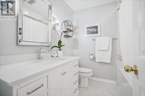 2 - 2360 Parkhaven Boulevard, Oakville (Uptown Core), ON - Indoor Photo Showing Bathroom