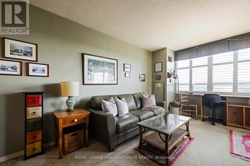 1109 - 320 Mill Street S, Brampton (Brampton South), ON - Indoor Photo Showing Living Room