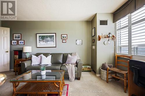 1109 - 320 Mill Street S, Brampton (Brampton South), ON - Indoor Photo Showing Living Room