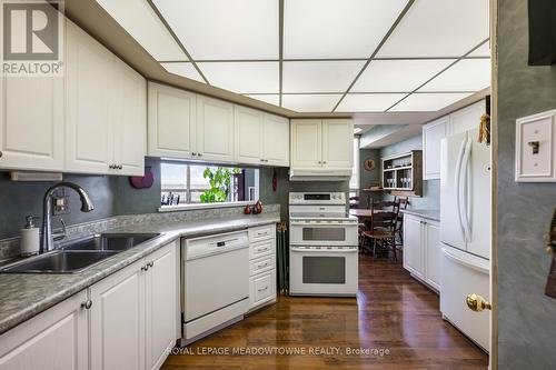 1109 - 320 Mill Street S, Brampton (Brampton South), ON - Indoor Photo Showing Kitchen With Double Sink