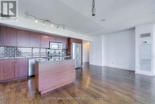 1804 - 2240 Lakeshore Boulevard W, Toronto (Mimico), ON - Indoor Photo Showing Kitchen