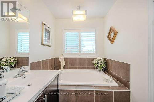 25 Rockman Crescent, Brampton (Northwest Brampton), ON - Indoor Photo Showing Bathroom