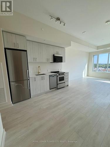 311 - 8010 Derry Road, Milton (Coates), ON - Indoor Photo Showing Kitchen