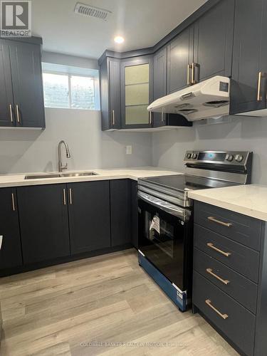 61 Mincing Trail, Brampton (Northwest Brampton), ON - Indoor Photo Showing Kitchen With Double Sink With Upgraded Kitchen