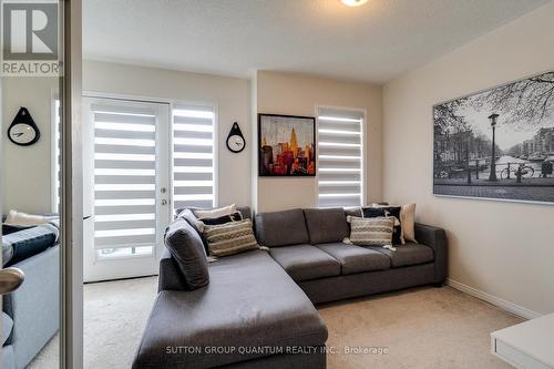 28 - 5650 Winton Churchill Boulevard, Mississauga, ON - Indoor Photo Showing Living Room