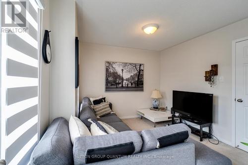 28 - 5650 Winton Churchill Boulevard, Mississauga, ON - Indoor Photo Showing Living Room