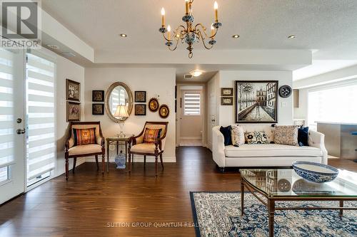 28 - 5650 Winton Churchill Boulevard, Mississauga, ON - Indoor Photo Showing Living Room