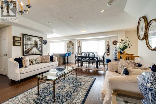 28 - 5650 Winton Churchill Boulevard, Mississauga, ON - Indoor Photo Showing Living Room