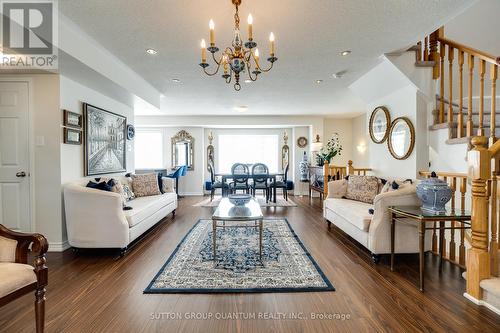 28 - 5650 Winton Churchill Boulevard, Mississauga, ON - Indoor Photo Showing Living Room