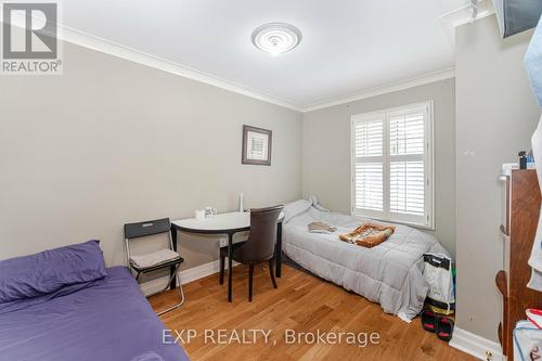 2065 Westfield Drive, Mississauga, ON - Indoor Photo Showing Bedroom