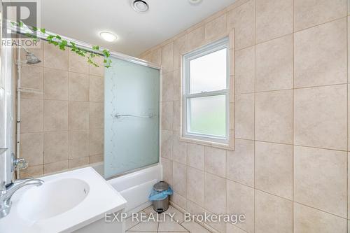 2065 Westfield Drive, Mississauga, ON - Indoor Photo Showing Bathroom