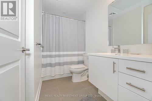 615 - 3200 William Coltson Avenue, Oakville, ON - Indoor Photo Showing Bathroom