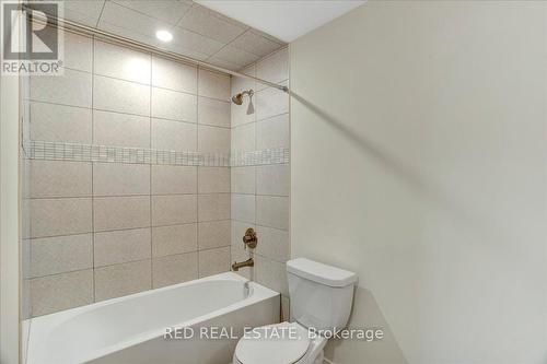 610 - 5 Chef Lane, Barrie (Innis-Shore), ON - Indoor Photo Showing Bathroom