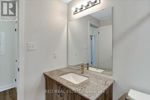 610 - 5 Chef Lane, Barrie (Innis-Shore), ON - Indoor Photo Showing Bathroom