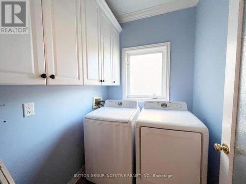 33 Cumming Drive, Barrie (Ardagh), ON - Indoor Photo Showing Laundry Room