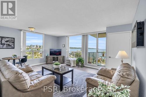 809 - 75 Ellen Street, Barrie (Lakeshore), ON - Indoor Photo Showing Living Room