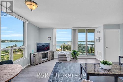 809 - 75 Ellen Street, Barrie (Lakeshore), ON - Indoor Photo Showing Living Room