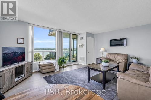 809 - 75 Ellen Street, Barrie (City Centre), ON - Indoor Photo Showing Living Room