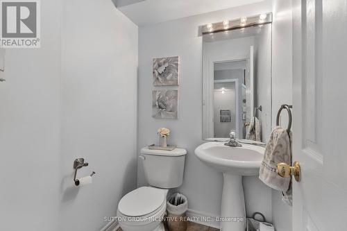 183 Stanley Street, Barrie (East Bayfield), ON - Indoor Photo Showing Bathroom