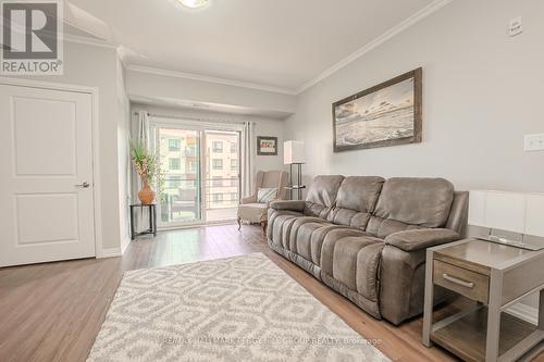 411 - 306 Essa Road, Barrie (400 West), ON - Indoor Photo Showing Living Room