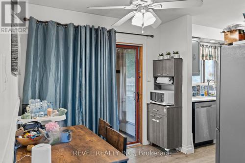 5 East Gate, Barrie, ON - Indoor Photo Showing Dining Room